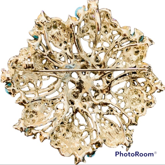 3/$20🍁Turquoise Brooch - Picture 2 of 3